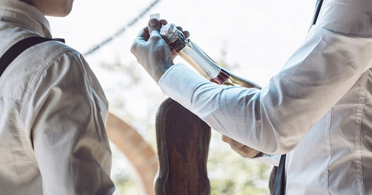 Aký je rozdiel medzi koňakom a brandy, sektom a šampanským, ginom a borovičkou?