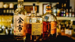 Japonská whisky: Príbeh ako žiak (možno) predbehol učiteľa