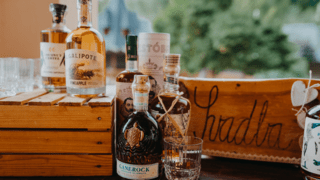 Alkohol na svadbu: Pánsky alebo rumový kútik, ktorý zblíži hostí