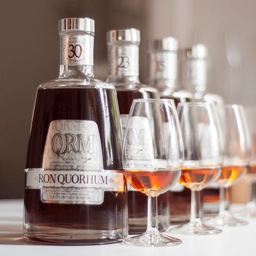 Quorhum rumy v pohári