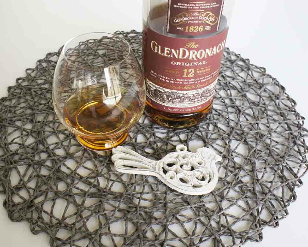 Glendronach-12-yo-with-glass
