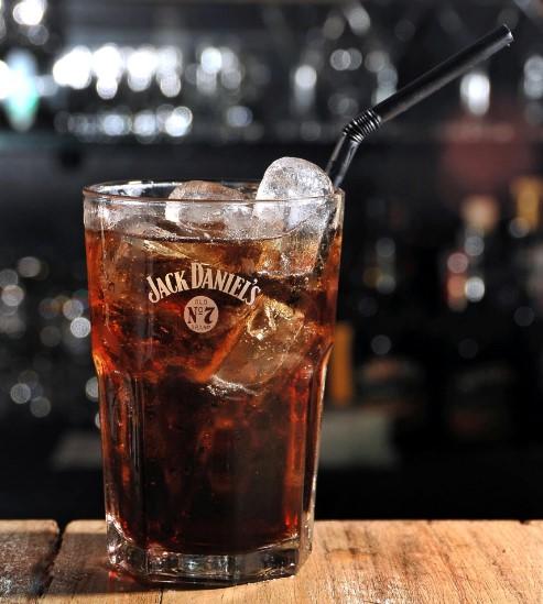 jack and coke drink z whisky jack daniels