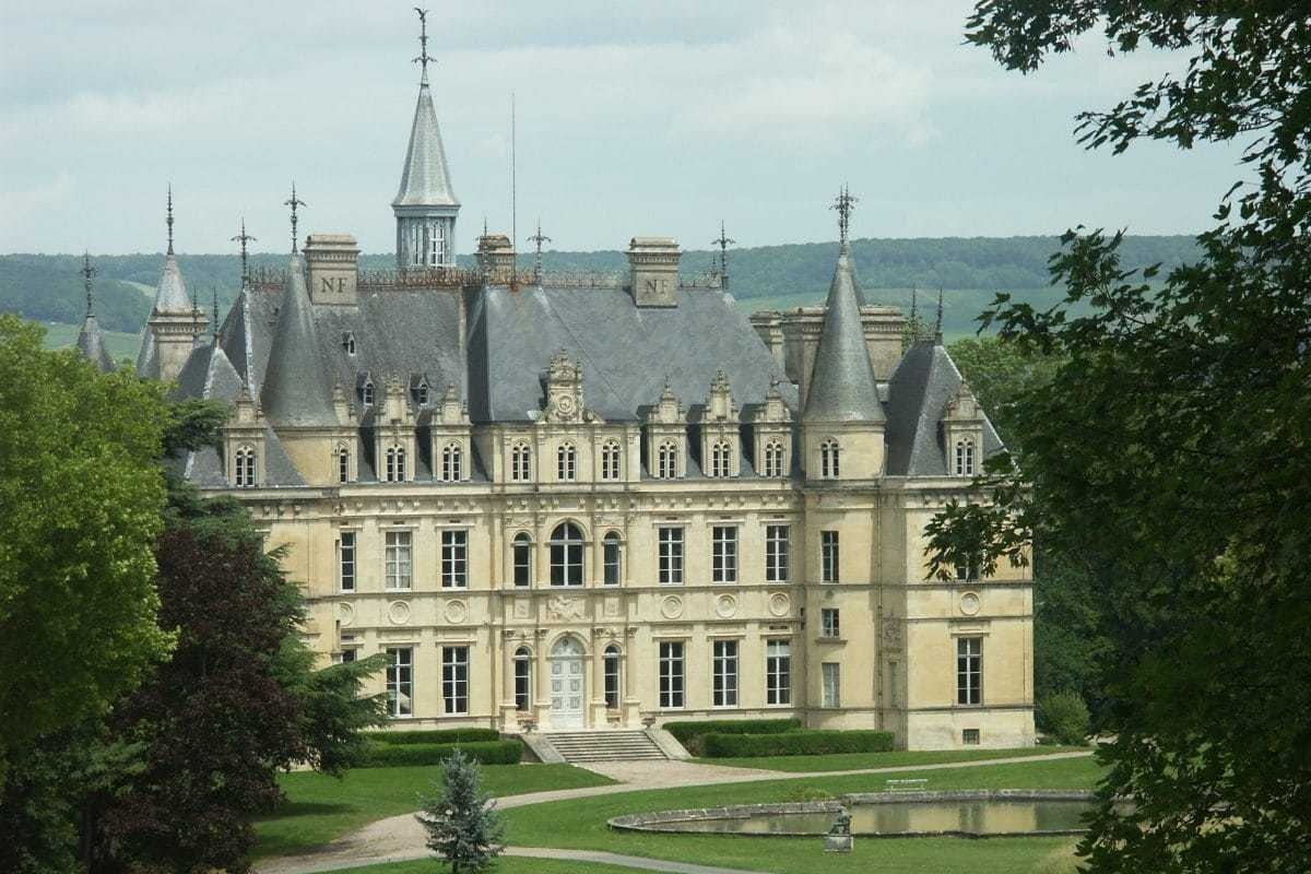 Zámok Boursault, kde žila a zomrela Madame Clicquot alko90.sk