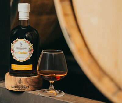 Labourdonnais Amelia, GIFT